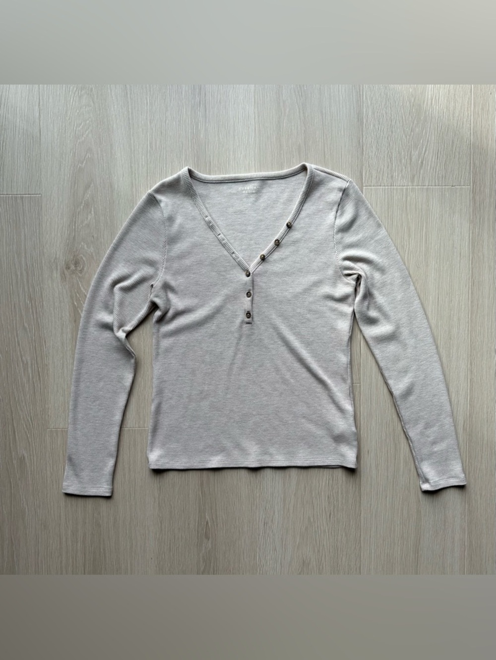 American Eagle Waffle Henley T-Shirt Women’s L Oatmeal Long Sleeve